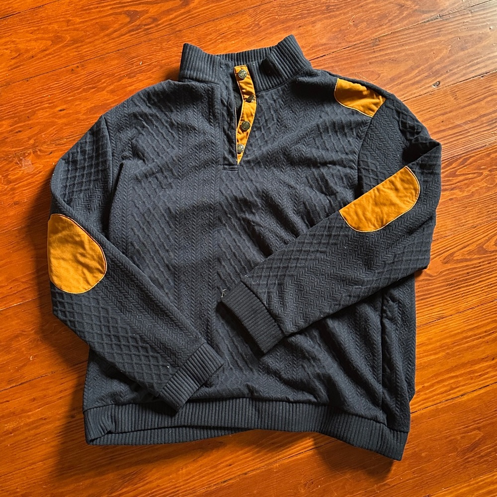 Cable knit pullover sweater, expensive color combo navy & camel tan. Washed only